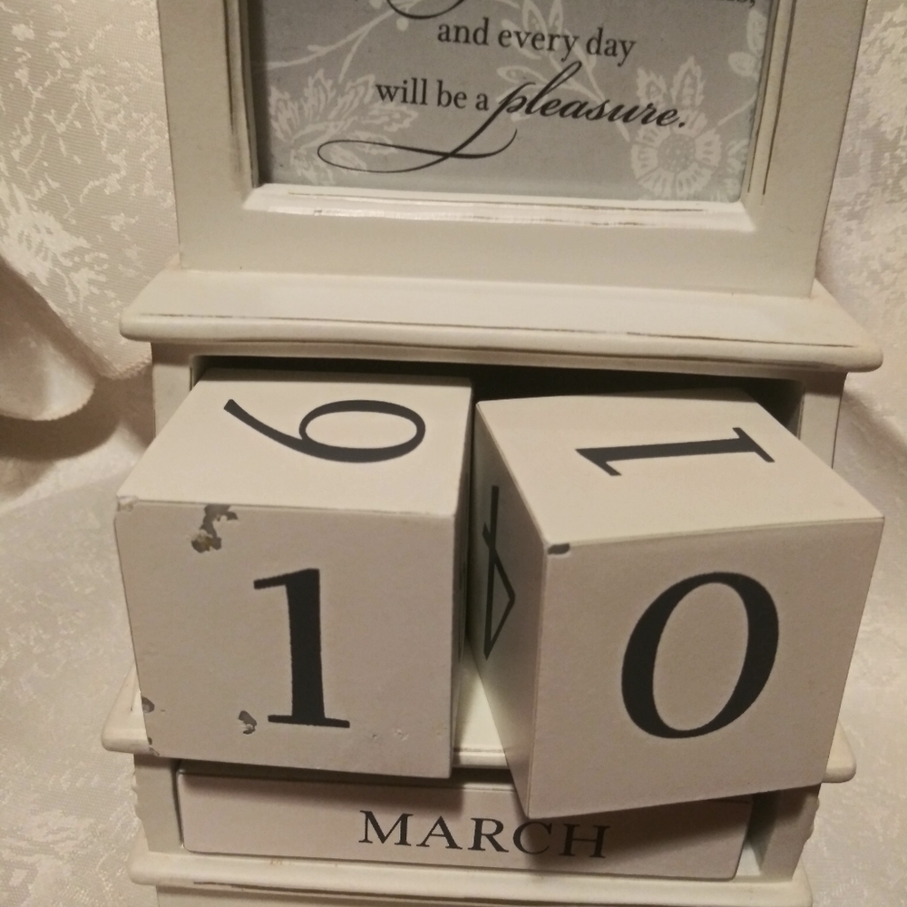 Hallmark Mini Chest Calendar w/ Photo Option - Picture 2 of 8